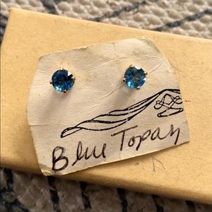 Gem studded earrings blue topaz & gold plated absolutely stunning new nwot